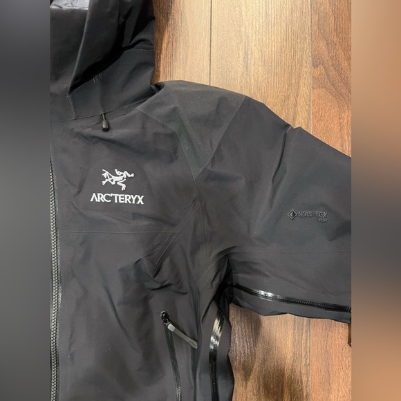 Women’s Arc’teryx Beta AR - Picture 7 of 12